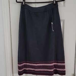 St. John Sport Gray and Pink A-Line Knit Skirt Sz 4